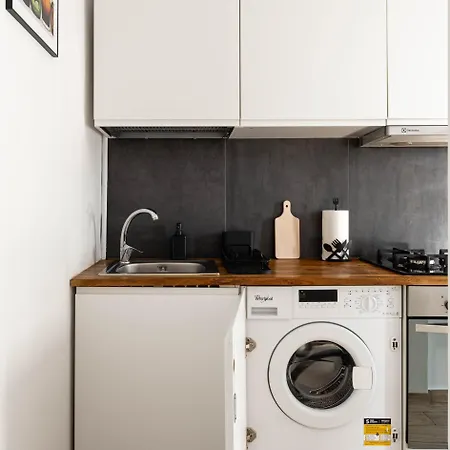 아파트 Al Solidarnosci 42 Superapart - With Balcony 바르샤바