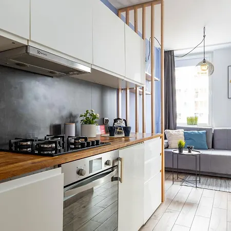 Al Solidarnosci 42 Superapart - With Balcony