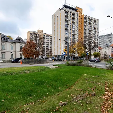 Al Solidarnosci 42 Superapart - With Balcony * ורשה